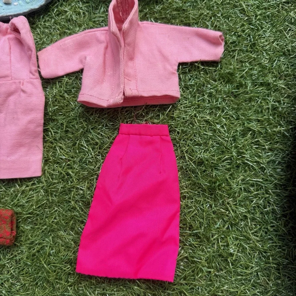 Vintage‎ 70s Barbie Clothing Lot of 7 Pieces Dresses Skirt Jackets Pink